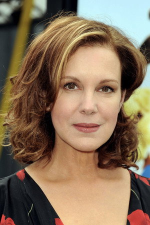Elizabeth Perkins profil kép