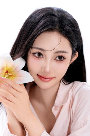 潘嘉荷 profil kép
