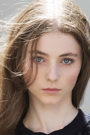 Thomasin McKenzie profil kép