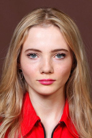 Freya Allan profil kép