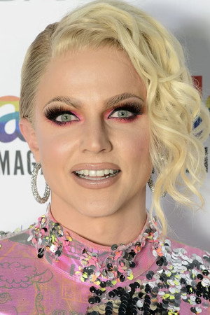 Courtney Act profil kép
