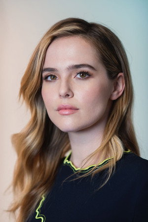 Zoey Deutch profil kép