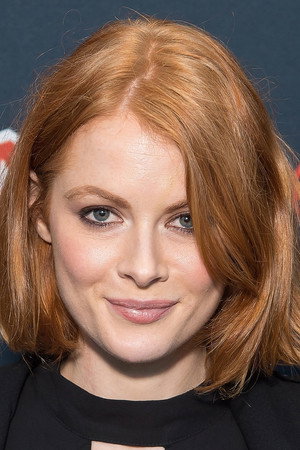 Emily Beecham profil kép