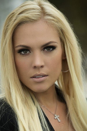 Agnes Bruckner profil kép