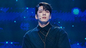 성스러운 아이돌 kép