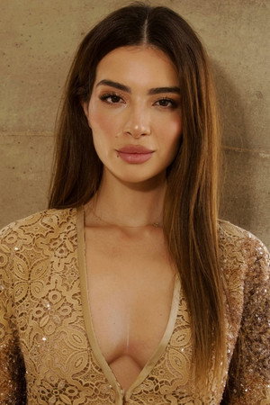 Melisa Aslı Pamuk profil kép