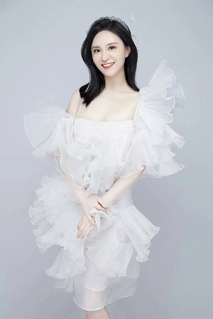 吴一含 profil kép