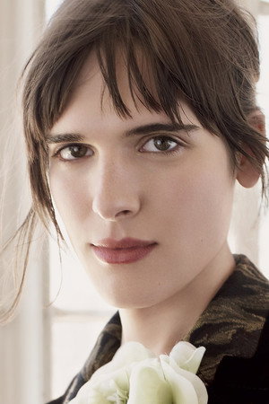 Hari Nef profil kép