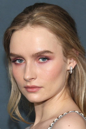 Olivia DeJonge profil kép
