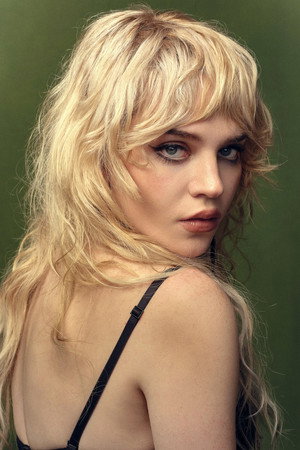 Sophie Thatcher profil kép