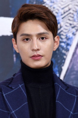 도지한 profil kép