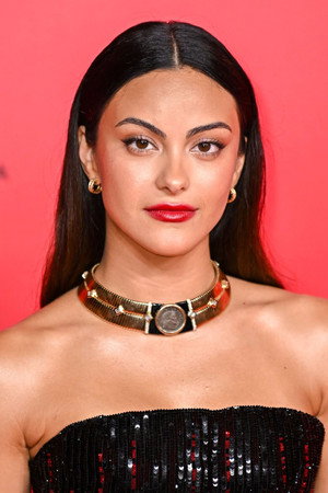 Camila Mendes profil kép