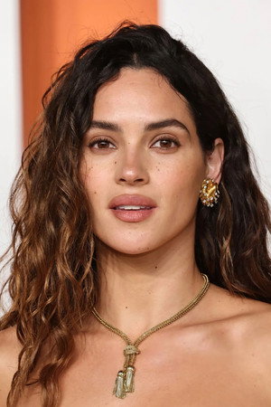 Adria Arjona profil kép
