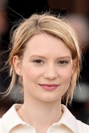 Mia Wasikowska profil kép