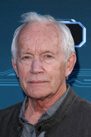 Lance Henriksen profil kép