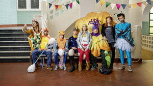 Különös szülők kép