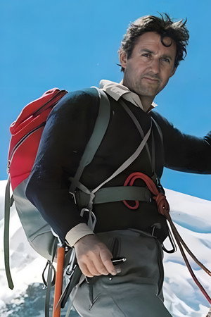 René Desmaison profil kép