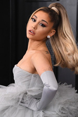 Ariana Grande profil kép