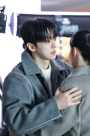 플라이 어게인 poszter