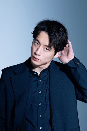 坂口健太郎 profil kép