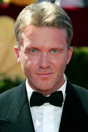 Anthony Michael Hall profil kép