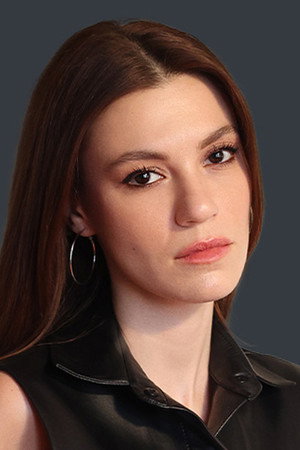 Yüsra Geyik profil kép