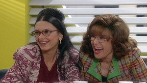 Betty, a csúnya lány 1. évad Ep.297 297. epizód