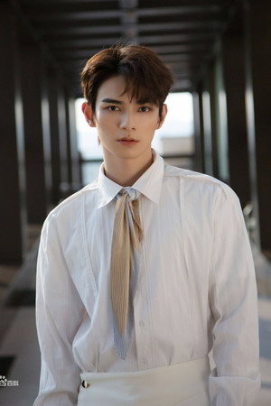 何昶希 profil kép