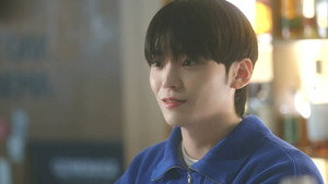 체크 남방을 입은 사내 kép