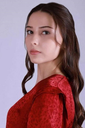 Elçin Zehra İrem profil kép