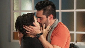 Los ricos no piden permiso 1. évad Ep.5 5. epizód