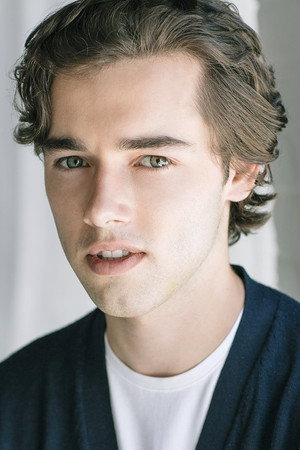 Alex Ferris profil kép