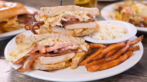 Diners, Drive-Ins and Dives 49. évad Ep.3 3. epizód