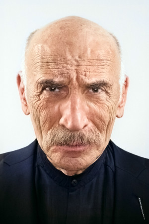 Tuncel Kurtiz profil kép