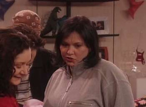 Roseanne 9. évad Ep.23 23. epizód