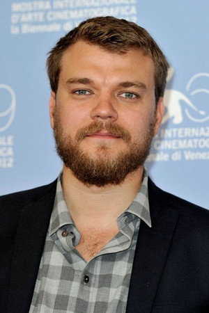 Pilou Asbæk profil kép