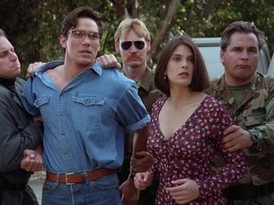 Lois és Clark - Superman legújabb kalandjai 1. évad Ep.8 Egy kis hazai