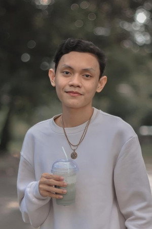 Esnyr Ranollo profil kép