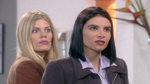 Betty, a csúnya lány 1. évad Ep.244 244. epizód