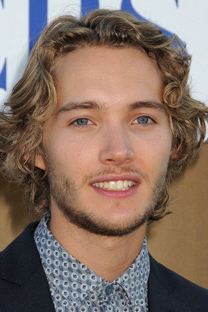 Toby Regbo profil kép