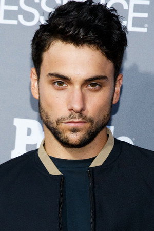 Jack Falahee profil kép
