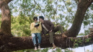 ที่สามของเธอ kép