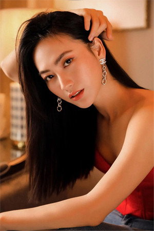 Phương Anh Đào profil kép