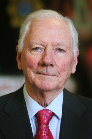 Gay Byrne profil kép