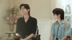 ที่สามของเธอ kép