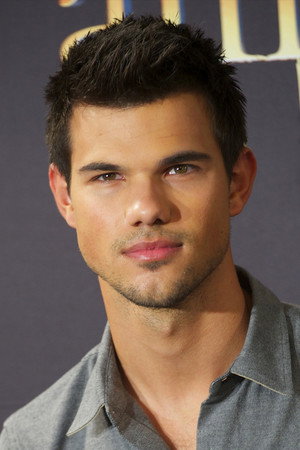 Taylor Lautner profil kép