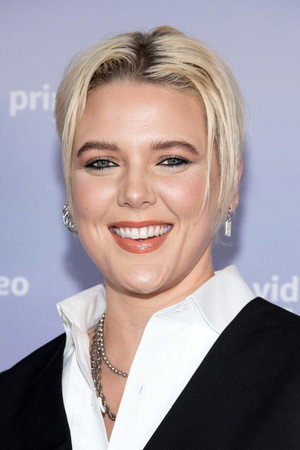 Betty Who profil kép