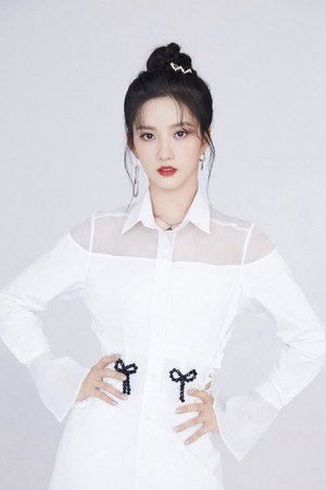 刘些宁 profil kép