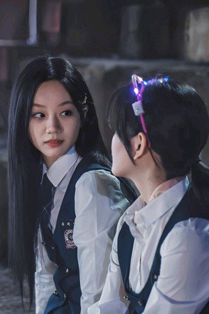 선의의 경쟁 poszter