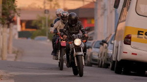 A Garota da Moto 1. évad Ep.1 1. epizód